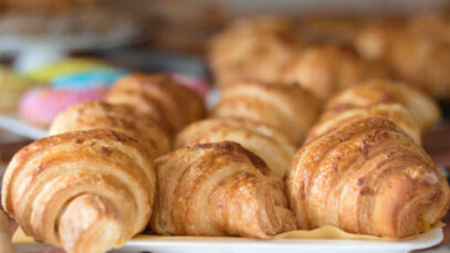 Quels critères privilégier pour choisir un fournisseur de viennoiseries fiable ?