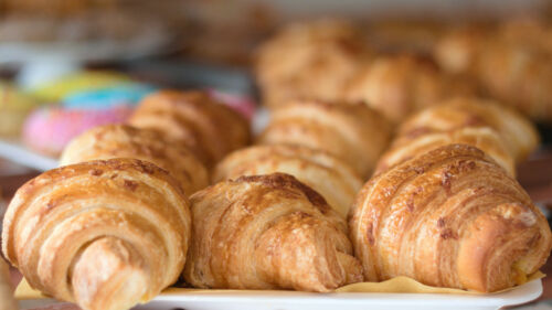 Quels critères privilégier pour choisir un fournisseur de viennoiseries fiable ?